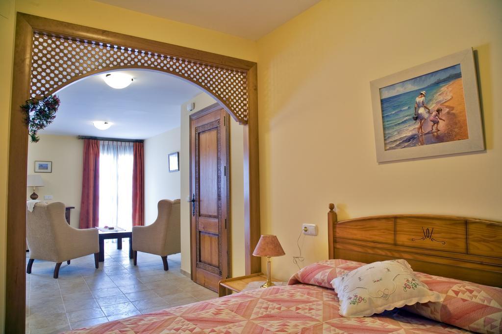 Apartamentos Turisticos Casa De La Borrega Estepona Dış mekan fotoğraf